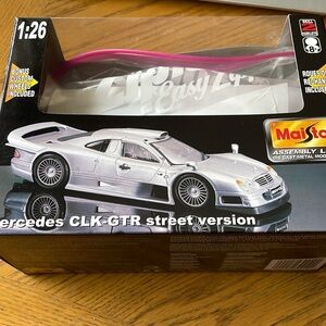 Maisto Die Cast Metal Model Kit Mercedes CLK-GTR Street Version 1:26